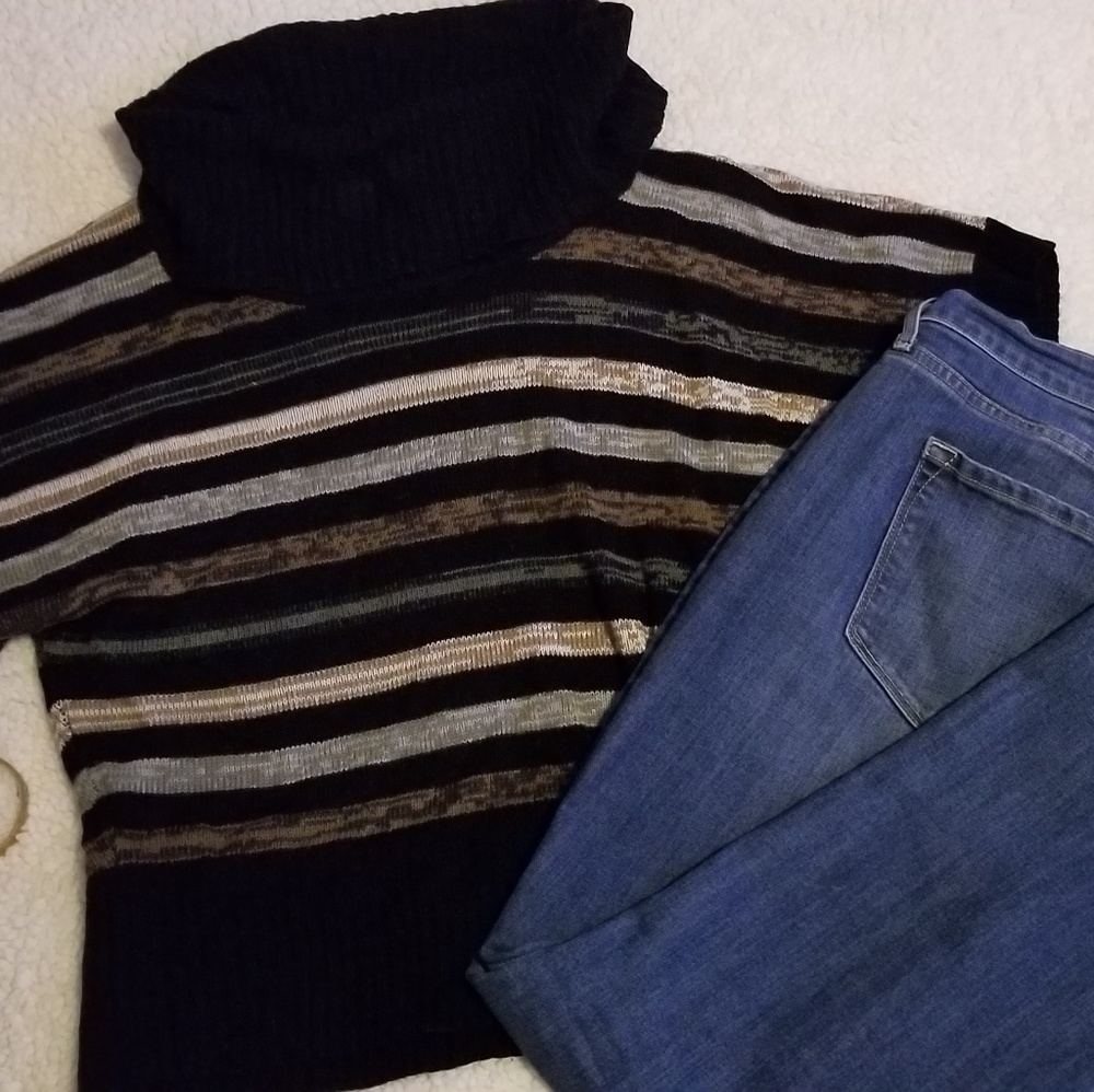 Med. Large necked sweater